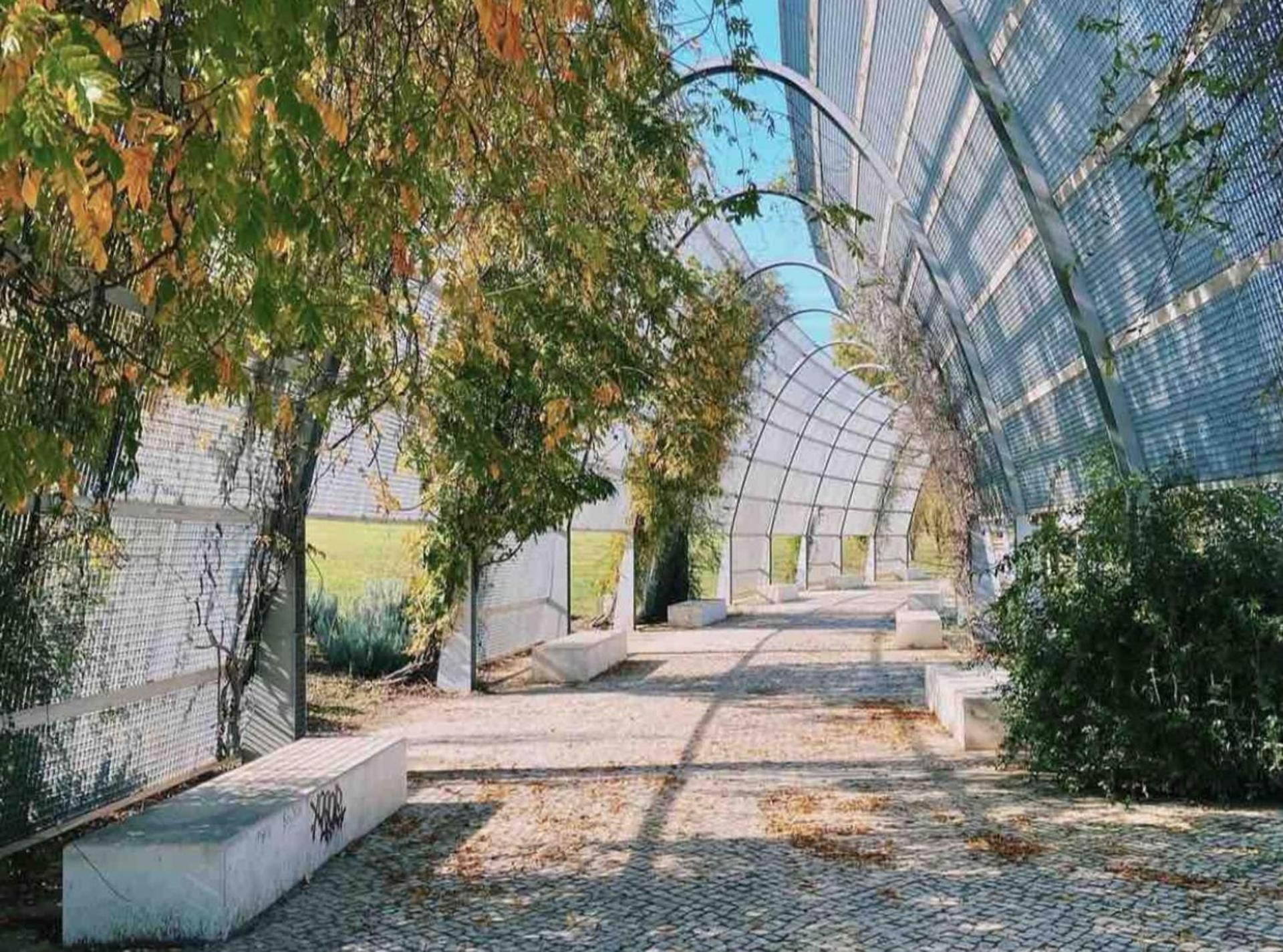 - Cost - Airport - Subway Apartment Lissabon